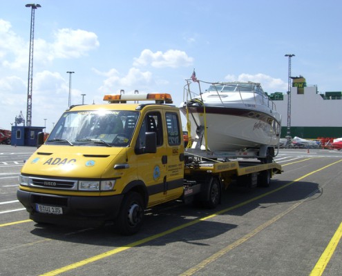 Transport Boot nach Berlin